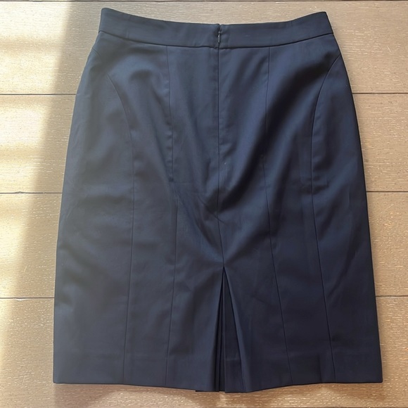 Ann Taylor Pencil Skirt 4P - Picture 2 of 6